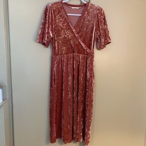 tea n rose Velvet Wrap-Style Midi Dress in Dusty Rose